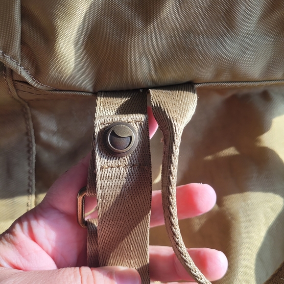 LOLA California Lark large drawstring backpack in khaki - Picture 8 of 8